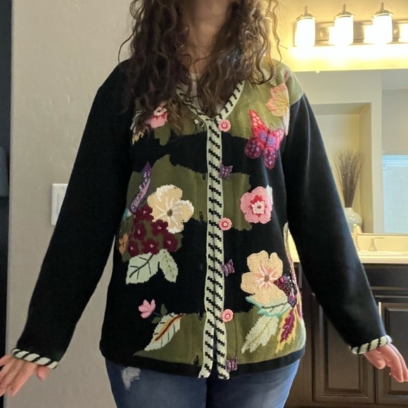 Handknit Vintage Butterflies and flowers beaded cardigan, handknit, cotton/wool - Picture 13 of 13